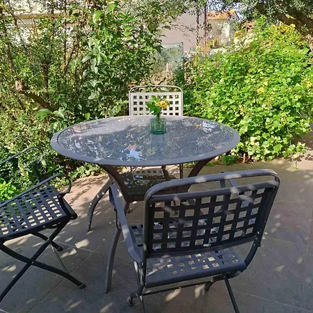 Flora Lägenhet Pula
