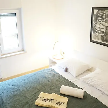 Flora Apartment