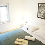 Flora Apartman