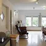 Flora Apartman *